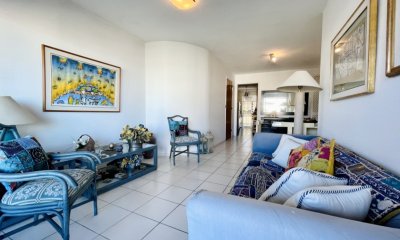 Apartamento en Mansa - Punta del Este en venta de 3 dormitorios.