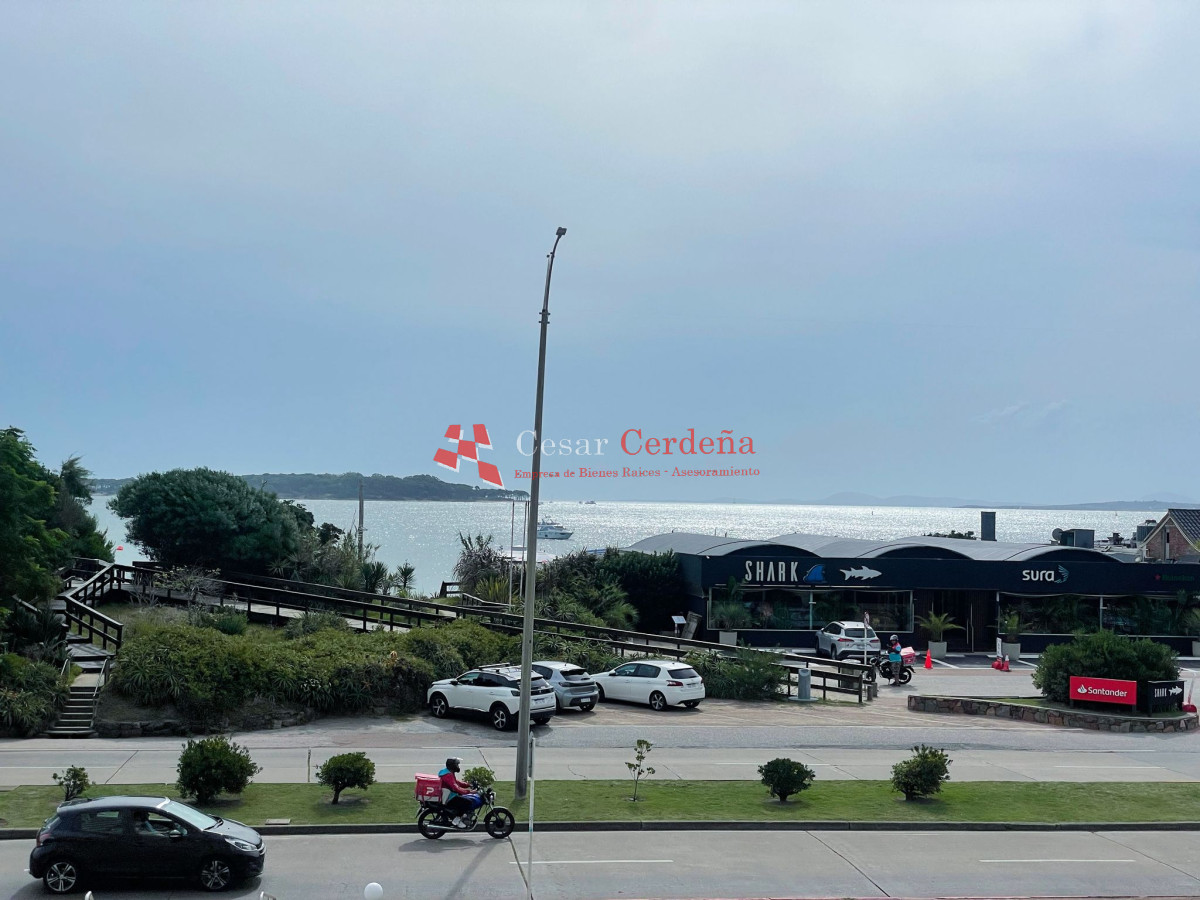 Apartamento ID.1705 - VENTA - Hermoso Departamento de 3 dormitorios en venta frente al mar. 