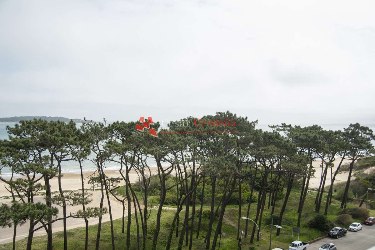 Apartamento ID.1995 - VENTA - Departamento de 3 dormitorios en venta frente al mar, torre emblematica