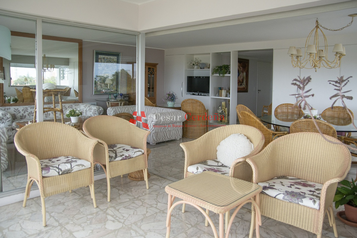 Apartamento ID.1995 - VENTA - Departamento de 3 dormitorios en venta frente al mar, torre emblematica