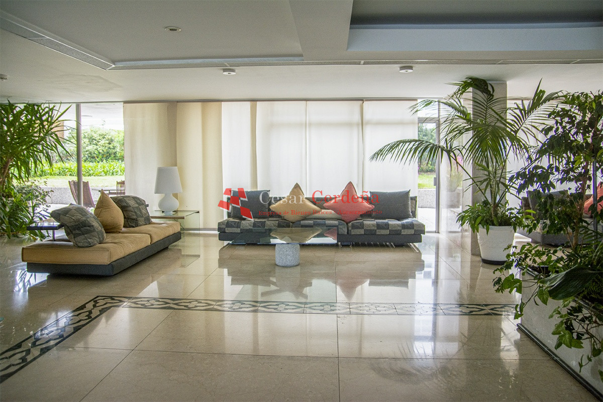 Apartamento ID.1995 - VENTA - Departamento de 3 dormitorios en venta frente al mar, torre emblematica