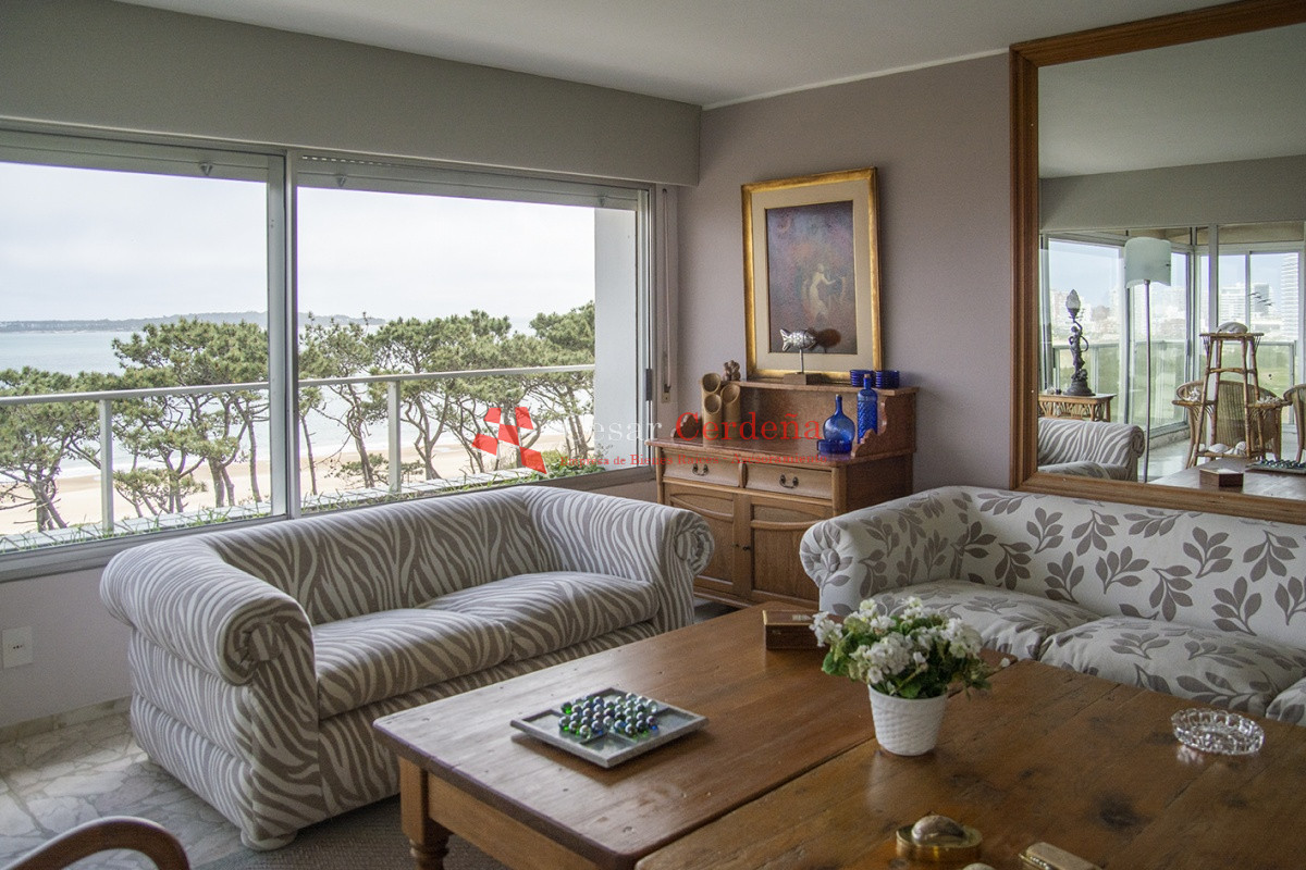 Apartamento ID.1995 - VENTA - Departamento de 3 dormitorios en venta frente al mar, torre emblematica