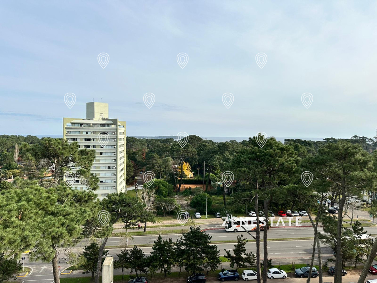 Apartamento de 1 dormitorio en Venta en Av. Roosevelt , Punta del este  - ZEN5151A