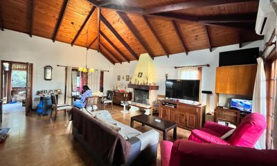 En venta casa de 4 dormitorios en la Alborada, Punta del Este
