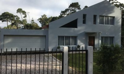 Casa de 3 dormitorios en venta en Pinares.