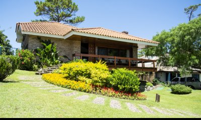 Hermosa casa en venta a pocos metros del mar.