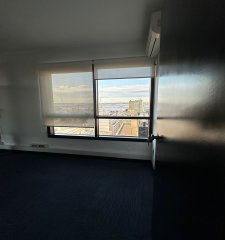 Oficina en Ciudad Vieja, excelente ubicación y vistas. VENTA O ALQUILER