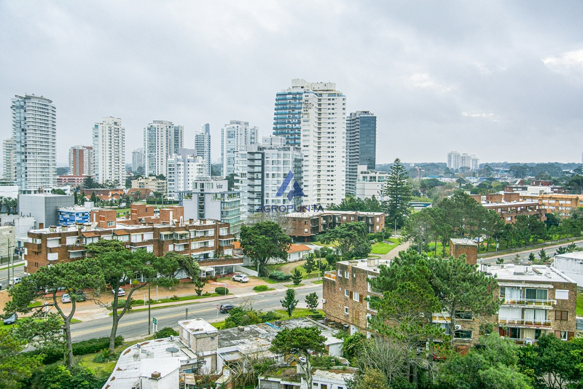 Departamento de 3 dormitorios en venta proximo al mar y Peninsula Punta del Este - AGP9339A