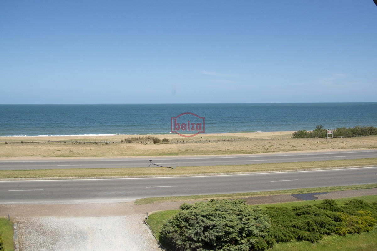 Apartamento ID.165407/Hermoso-departamento-en-playa-Brava,-edificio-Look-Brava - Espectacular departamento en Playa Mansa de 3 dormitorios frente al mar!