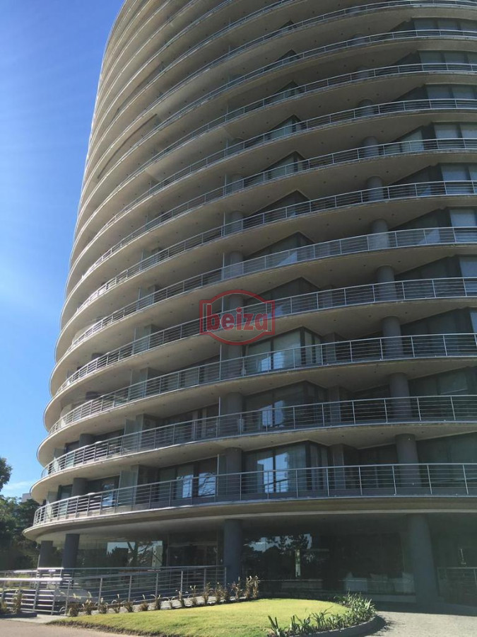 Apartamento ID.166257/Venta-de-apartamento-de-dos-dormitorios-en-Punta-del-Este - Vende departamento de 1 dormitorio y medio en Roosevelt , Punta del Este 