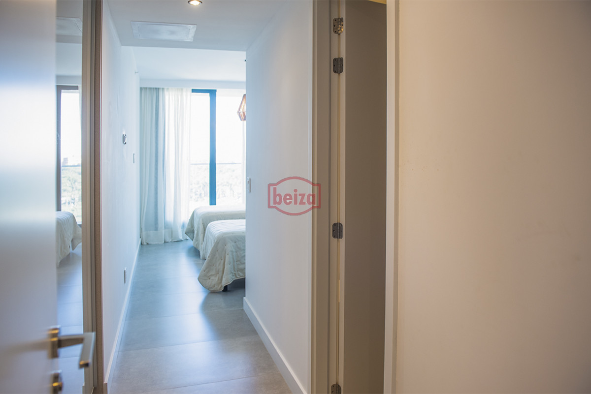 Apartamento ID.166725/Penthouse-en-VENTA,-3-dormitorios-en-suite- -Dependencia,-vista-180°. - VENETIAN, PRIMERA FILA PLAYA MANSA , PUNTA DEL ESTE, FRENTE AL MAR