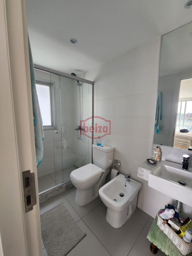 Apartamento ID.165836 - Departamento de 2 dormitorios en venta a metros de Playa Mansa.