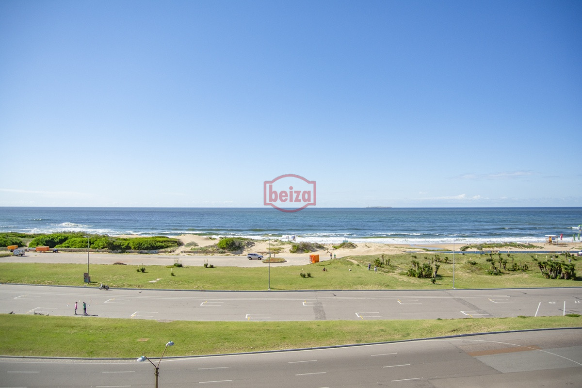 Apartamento ID.165574/Apartamentos-en-Alquiler--Beiza-Propiedades - Hermoso Departamento en venta con agradable vista.