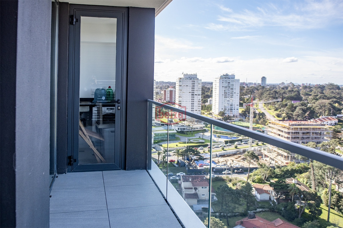 Apartamento ID.166725/Penthouse-en-VENTA,-3-dormitorios-en-suite- -Dependencia,-vista-180°. - VENETIAN, PRIMERA FILA PLAYA MANSA , PUNTA DEL ESTE, FRENTE AL MAR