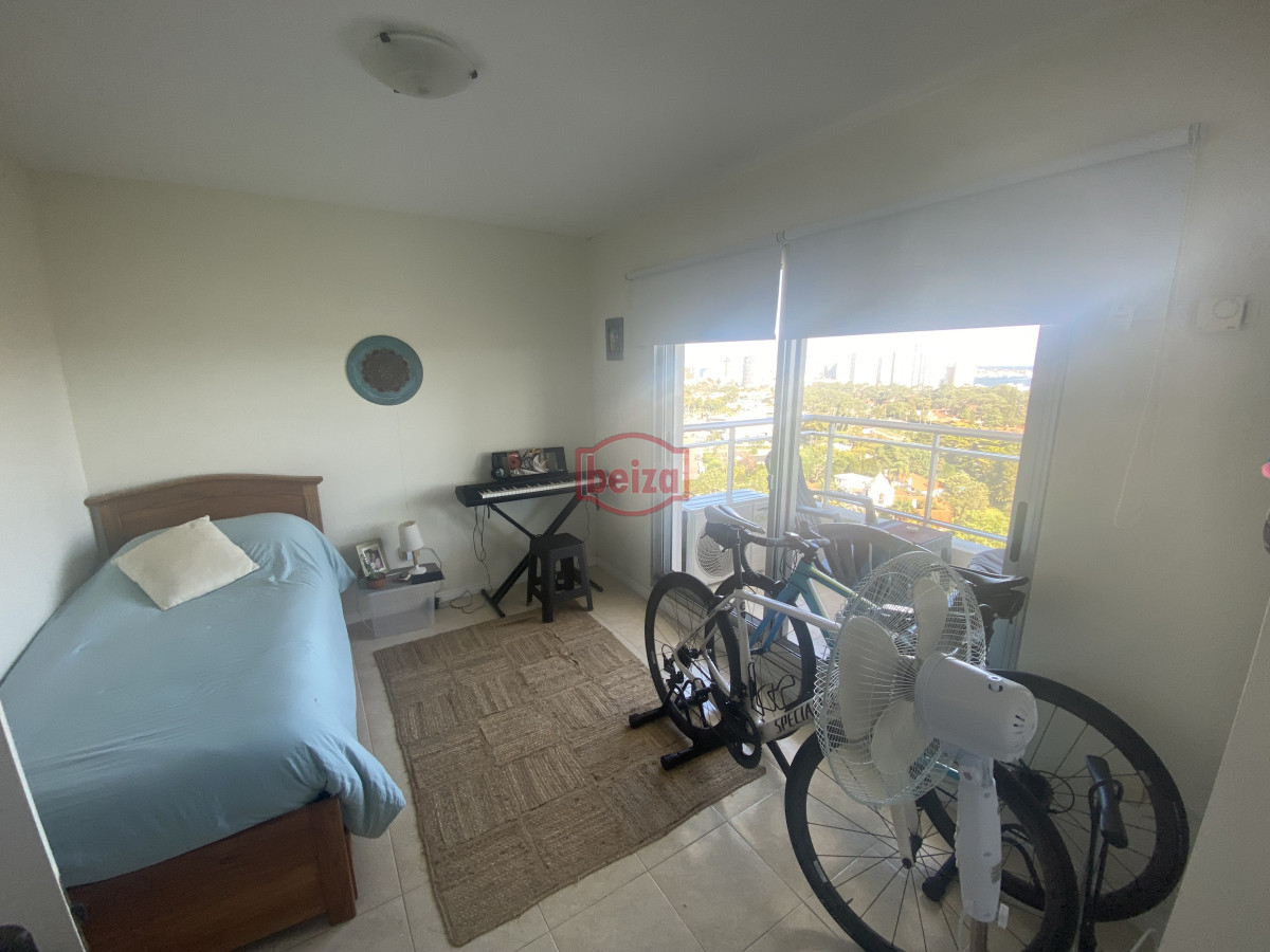 Apartamento ID.165643/APTO.-PISO-ALTO-EXCELENTE-TORRE-ROOSEVELT-CENTER- - Espectacular apartamento en el corazón de punta del este
