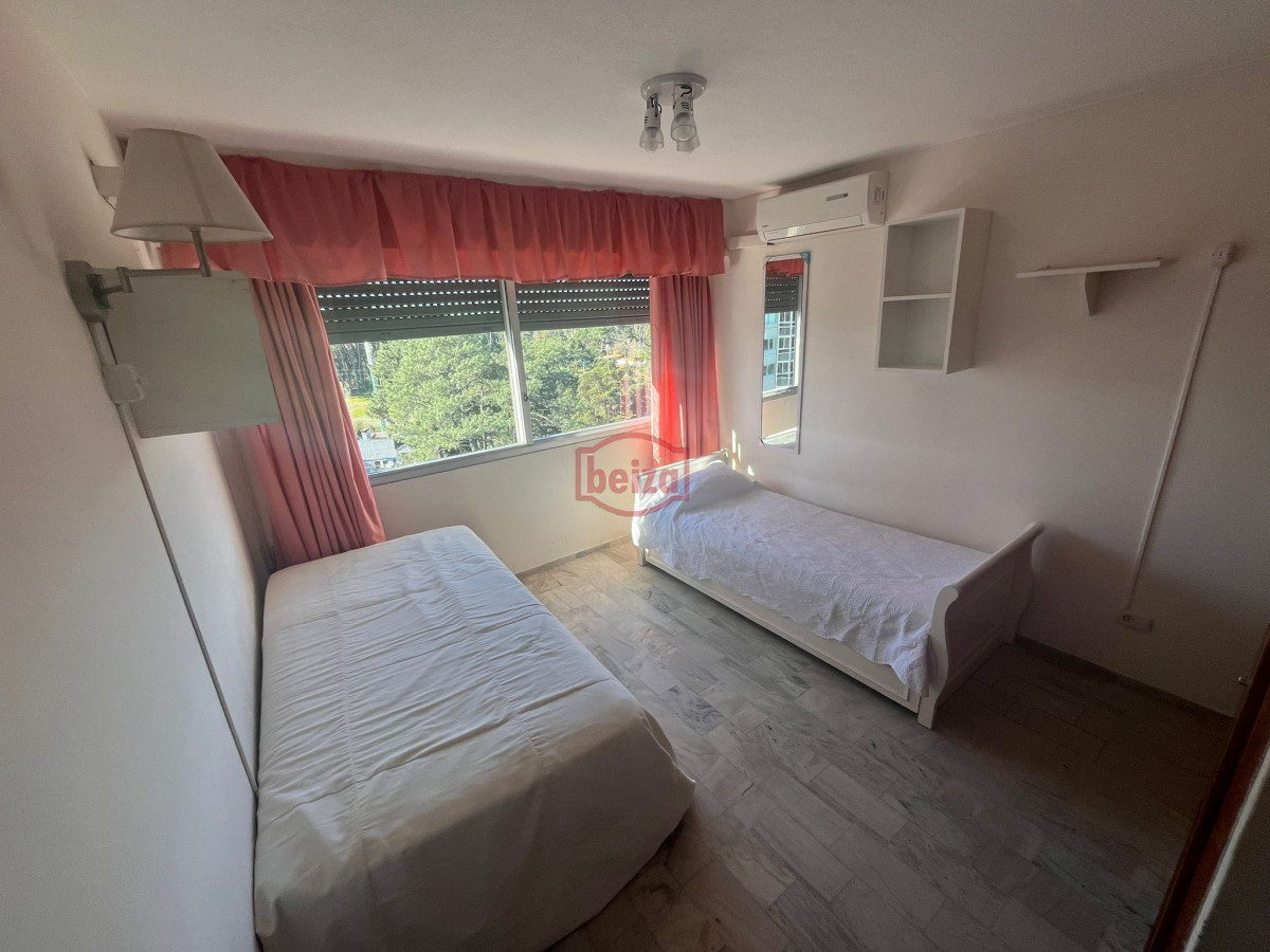 Apartamento ID.164892/A-estrenar,-dos-dormitorios-2-baños-en-Shopping - VENDE APARTAMENTO DE 3 DORMITORIOS EN TORRE DE CATEGORÍA, EDIFICIO ROOSEVELT CENTER, PUNTA DEL ESTE.