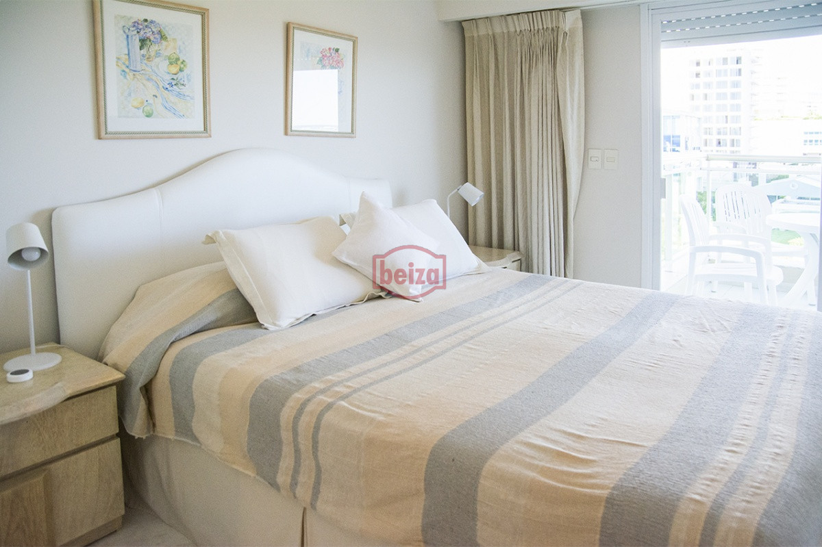 Apartamento ID.165451/apartamento-en-venta-y-alquiler-en-playa-mansa - Departamento de 3 dormitorios en Punta del Este