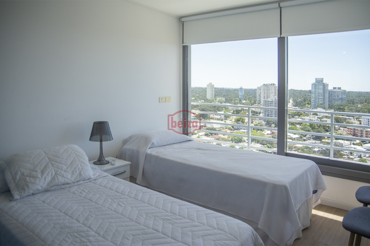 Apartamento ID.166401/En-venta,-departamento-en-primera-linea-de-playa-brava - Venta de departamento de 2 dormitorios.