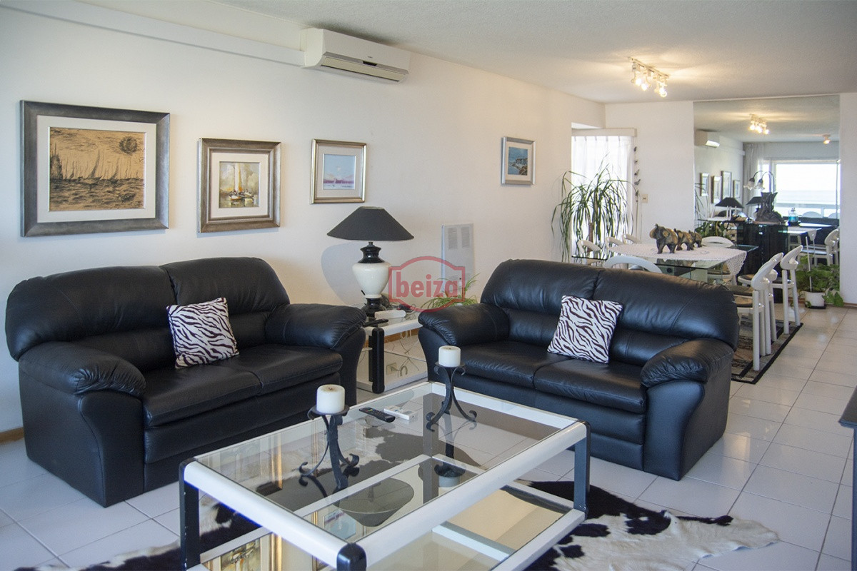 Apartamento ID.165574/Apartamentos-en-Alquiler--Beiza-Propiedades - Hermoso Departamento en venta con agradable vista.