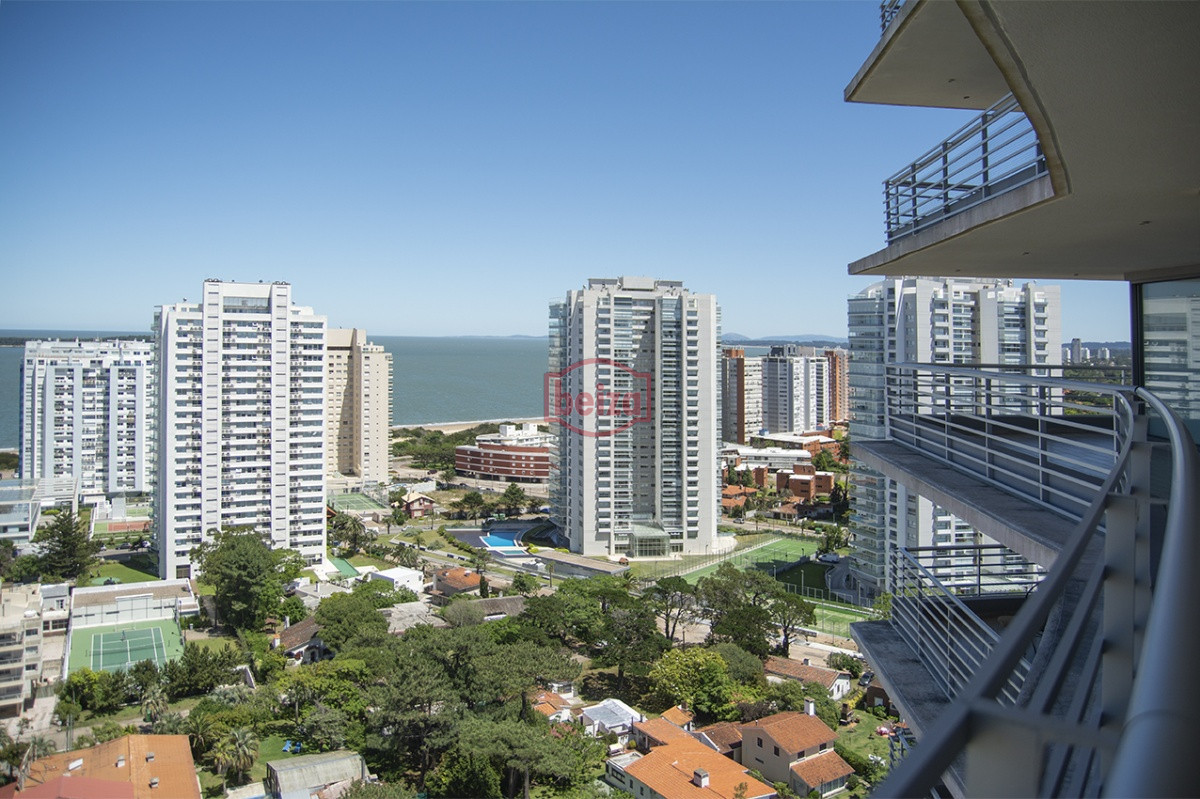 Apartamento ID.166401/En-venta,-departamento-en-primera-linea-de-playa-brava - Venta de departamento de 2 dormitorios.