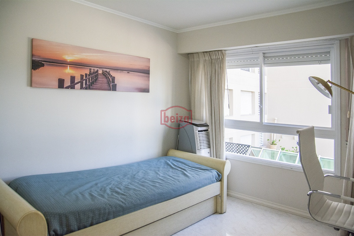 Apartamento ID.165451/apartamento-en-venta-y-alquiler-en-playa-mansa - Departamento de 3 dormitorios en Punta del Este