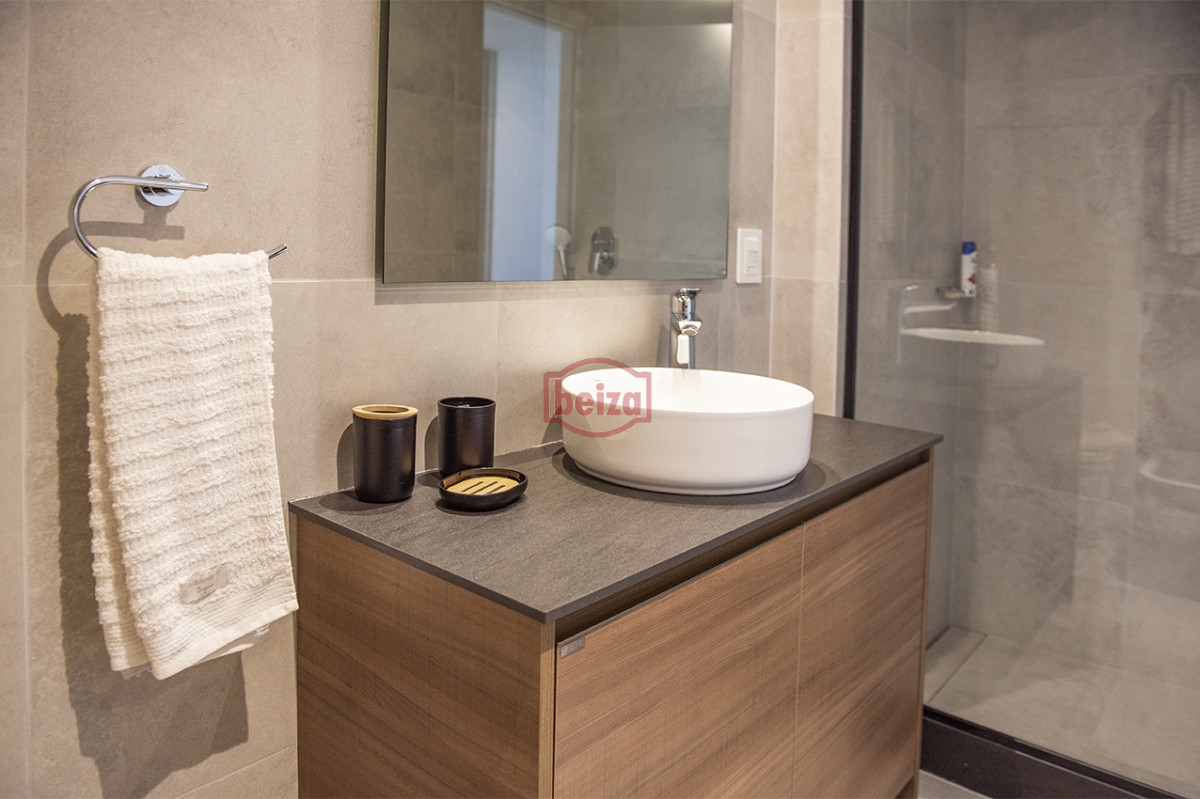 Apartamento ID.166725/Penthouse-en-VENTA,-3-dormitorios-en-suite- -Dependencia,-vista-180°. - VENETIAN, PRIMERA FILA PLAYA MANSA , PUNTA DEL ESTE, FRENTE AL MAR