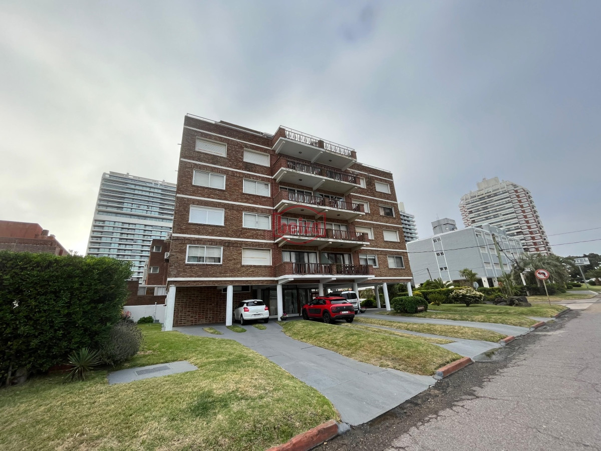 Apartamento ID.167025/A-30-MTS-DEL-PUERTO-!!!!-- - Apartamento en Venta de 1 dormitorio Punta del este , Playa Brava 