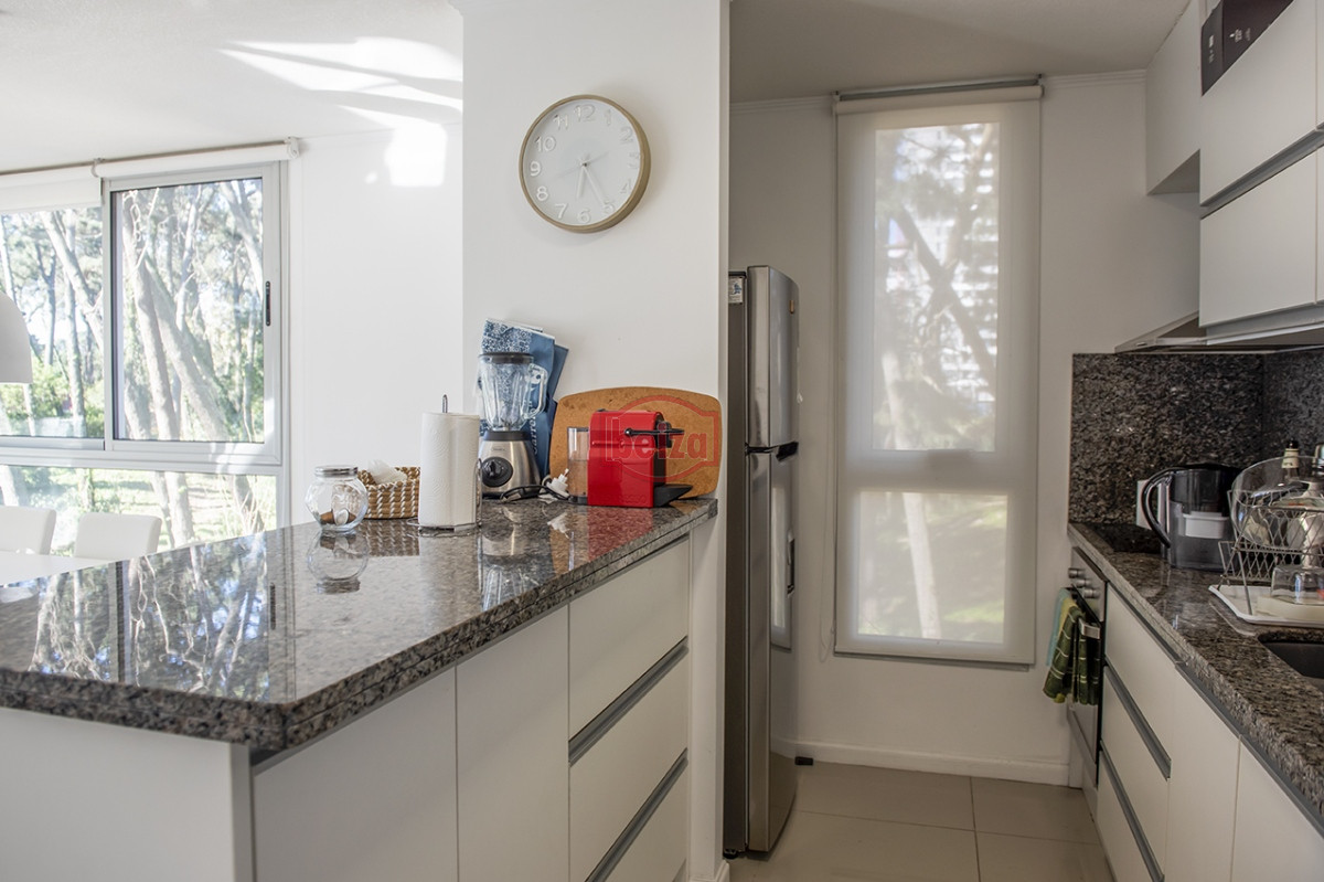 Apartamento ID.166254/Vende-departamento-de-1-dormitorio-y-medio-en-Roosevelt-,-Punta-del-Este- - Apartamento en venta en Avenue Roosevelt, 2 dormitorios, bajos gastos comunes 