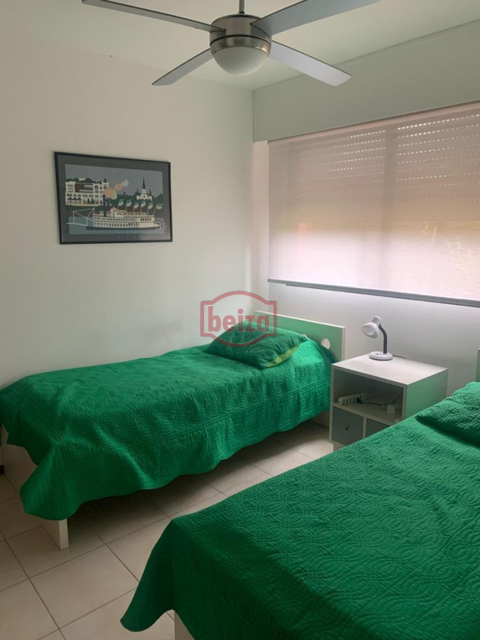 Apartamento ID.165870/VENDE-APARTAMENTO-DE-3-DORMITORIOS-EN-TORRE-DE-CATEGORÍA,-EDIFICIO-ROOSEVELT-CENTER,-PUNTA-DEL-ESTE. - Apartamento de 3 dormitorios, con parrillero y estufa, cerca del mar, Punta del Este 
