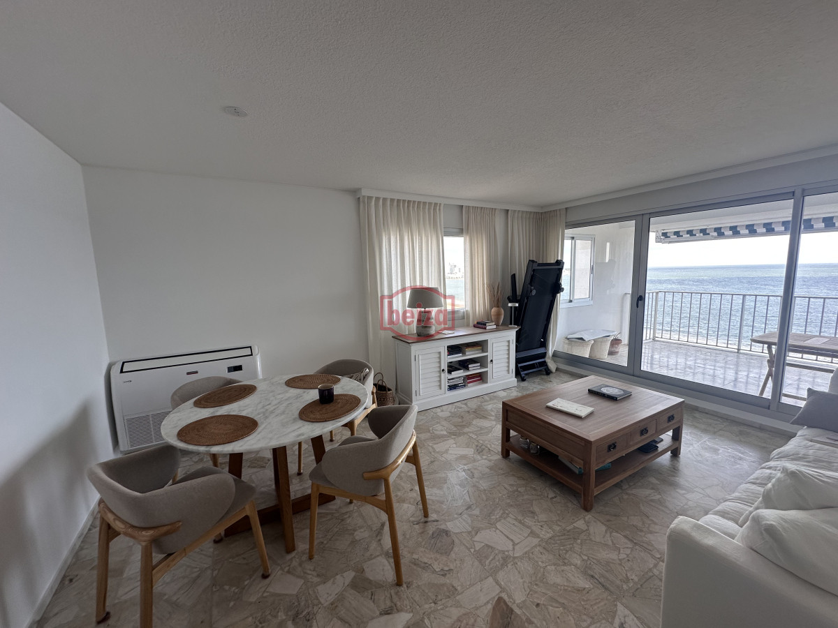 Apartamento ID.166823/Roosevelt-3-dormitorios-con-hermosa-vista. - Frente al Mar,  2 dormitorios RECICLADO, Punta del Este