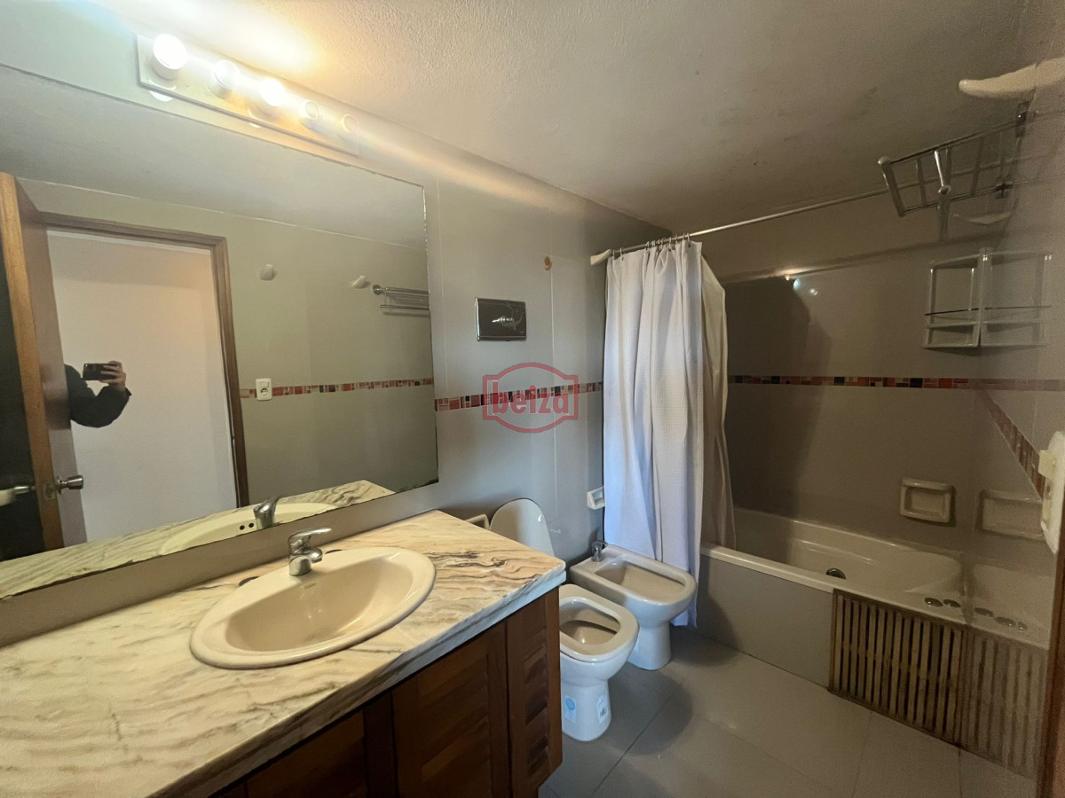 Apartamento ID.164892/A-estrenar,-dos-dormitorios-2-baños-en-Shopping - VENDE APARTAMENTO DE 3 DORMITORIOS EN TORRE DE CATEGORÍA, EDIFICIO ROOSEVELT CENTER, PUNTA DEL ESTE.