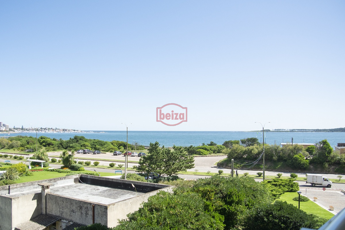 Apartamento ID.165451/apartamento-en-venta-y-alquiler-en-playa-mansa - Departamento de 3 dormitorios en Punta del Este
