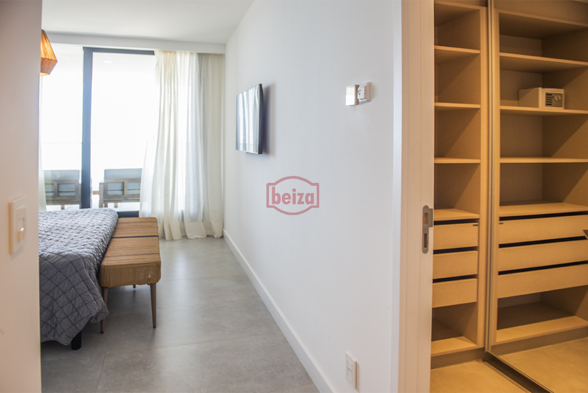 Apartamento ID.166725/Penthouse-en-VENTA,-3-dormitorios-en-suite- -Dependencia,-vista-180°. - VENETIAN, PRIMERA FILA PLAYA MANSA , PUNTA DEL ESTE, FRENTE AL MAR