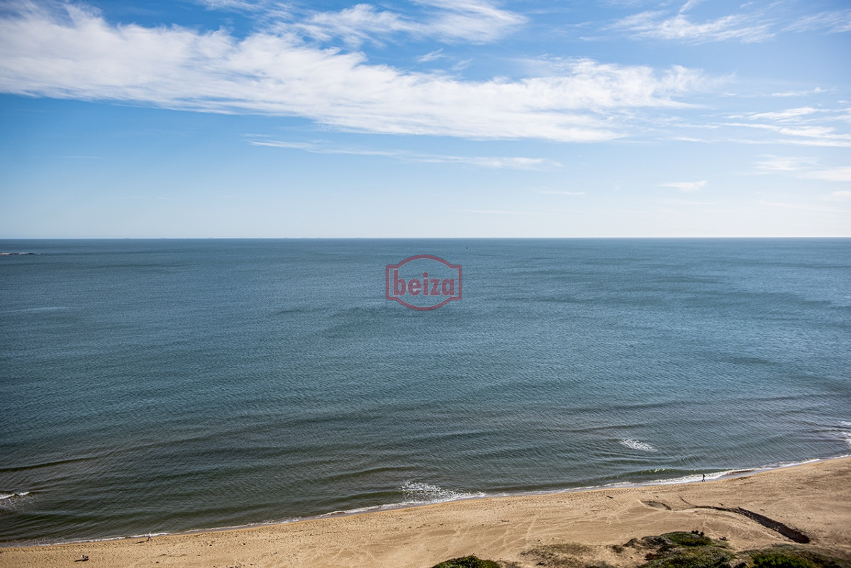 Apartamento ID.166725/Penthouse-en-VENTA,-3-dormitorios-en-suite- -Dependencia,-vista-180°. - VENETIAN, PRIMERA FILA PLAYA MANSA , PUNTA DEL ESTE, FRENTE AL MAR