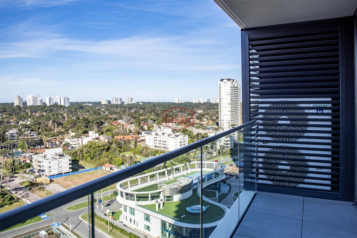 Apartamento ID.166725/Penthouse-en-VENTA,-3-dormitorios-en-suite- -Dependencia,-vista-180°. - VENETIAN, PRIMERA FILA PLAYA MANSA , PUNTA DEL ESTE, FRENTE AL MAR