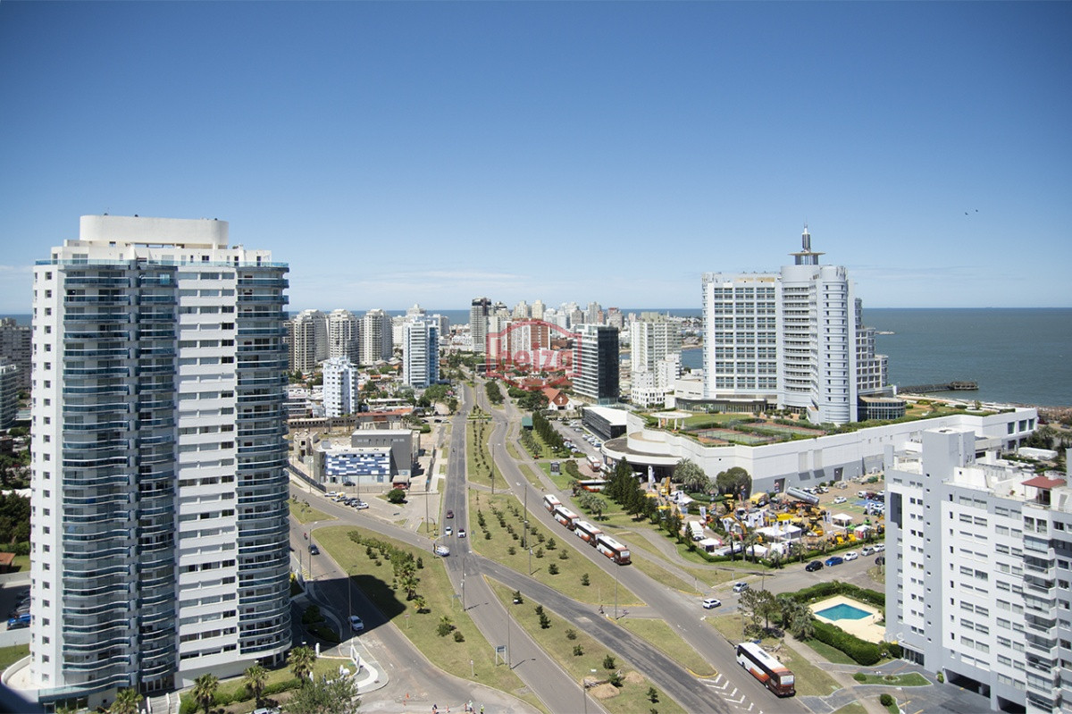 Apartamento ID.166401/En-venta,-departamento-en-primera-linea-de-playa-brava - Venta de departamento de 2 dormitorios.