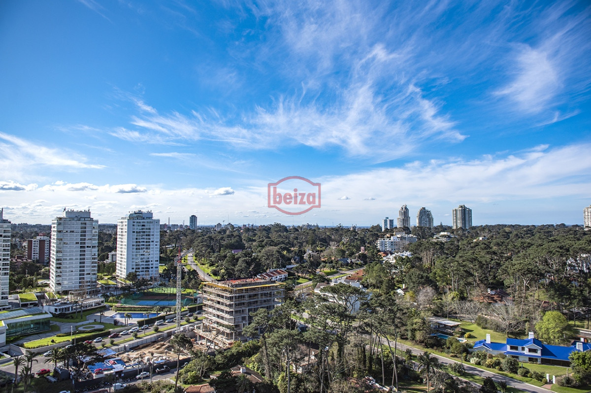 Apartamento ID.166725/Penthouse-en-VENTA,-3-dormitorios-en-suite- -Dependencia,-vista-180°. - VENETIAN, PRIMERA FILA PLAYA MANSA , PUNTA DEL ESTE, FRENTE AL MAR