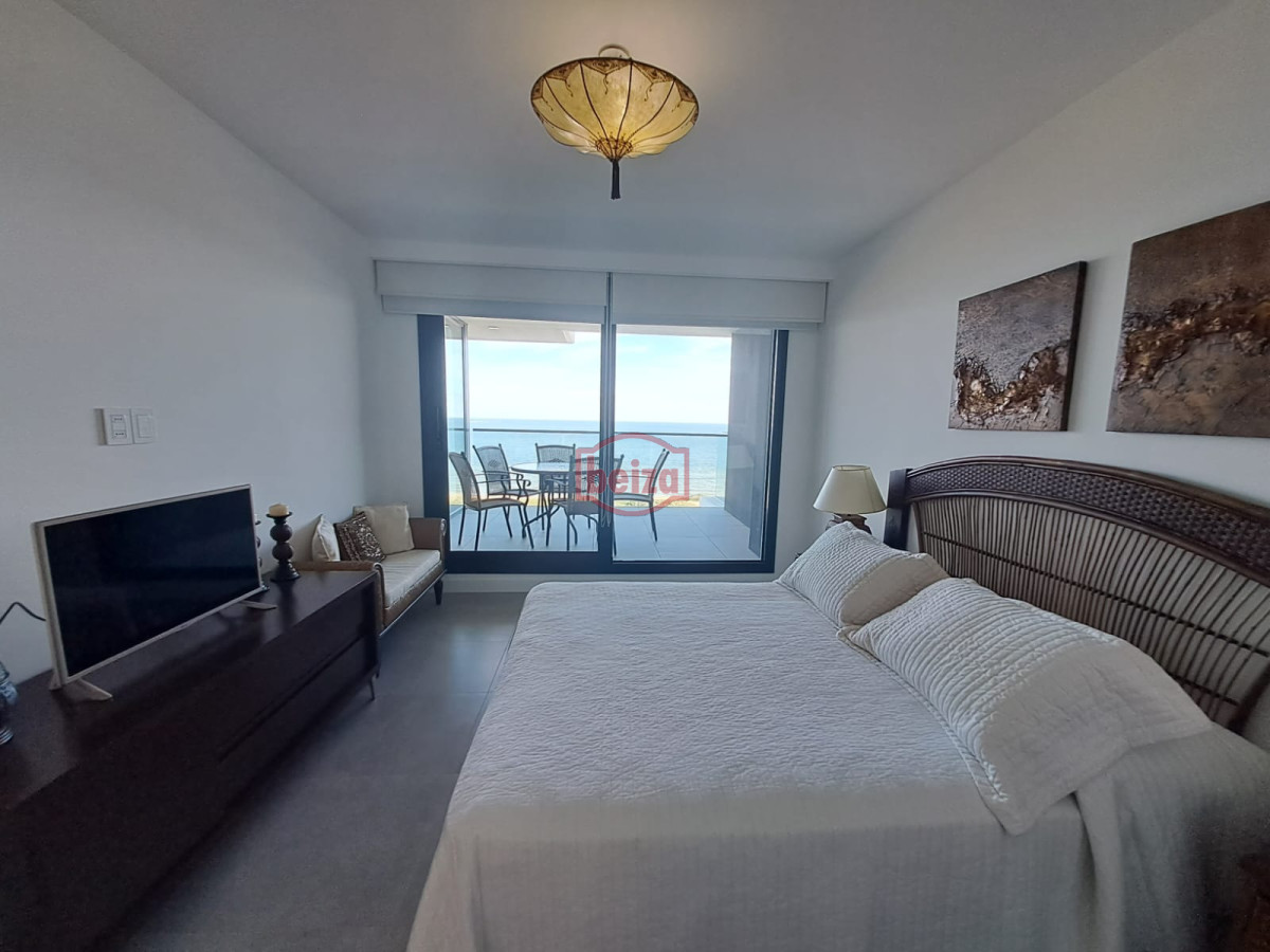 Apartamento ID.166724/Venta-de-Penthouse-3-DORMITORIOS-con-vista-al-mar - Gran oportunidad, departamento frente al mar con vista a la bahia en venta. Torre Venetian.