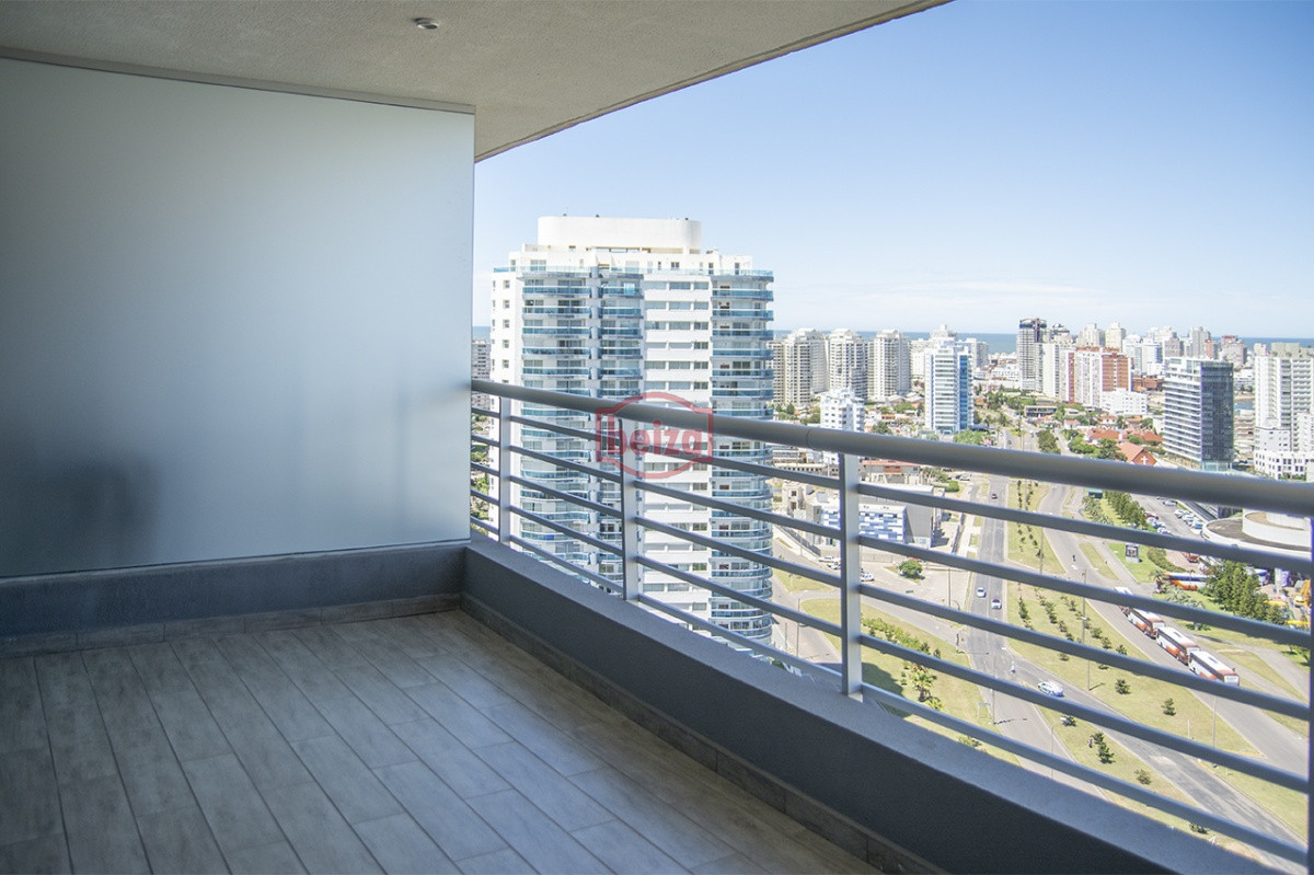 Apartamento ID.166401/En-venta,-departamento-en-primera-linea-de-playa-brava - Venta de departamento de 2 dormitorios.