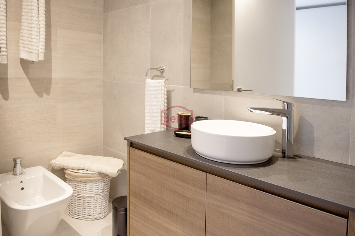 Apartamento ID.166725/Penthouse-en-VENTA,-3-dormitorios-en-suite- -Dependencia,-vista-180°. - VENETIAN, PRIMERA FILA PLAYA MANSA , PUNTA DEL ESTE, FRENTE AL MAR
