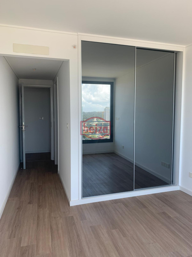 Apartamento ID.166401/En-venta,-departamento-en-primera-linea-de-playa-brava - Venta de departamento de 2 dormitorios.