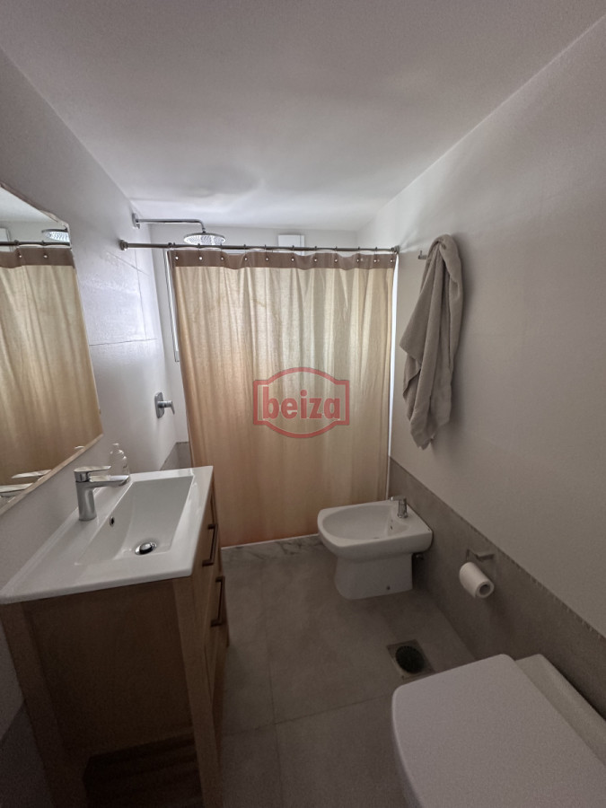 Apartamento ID.166823/Roosevelt-3-dormitorios-con-hermosa-vista. - Frente al Mar,  2 dormitorios RECICLADO, Punta del Este