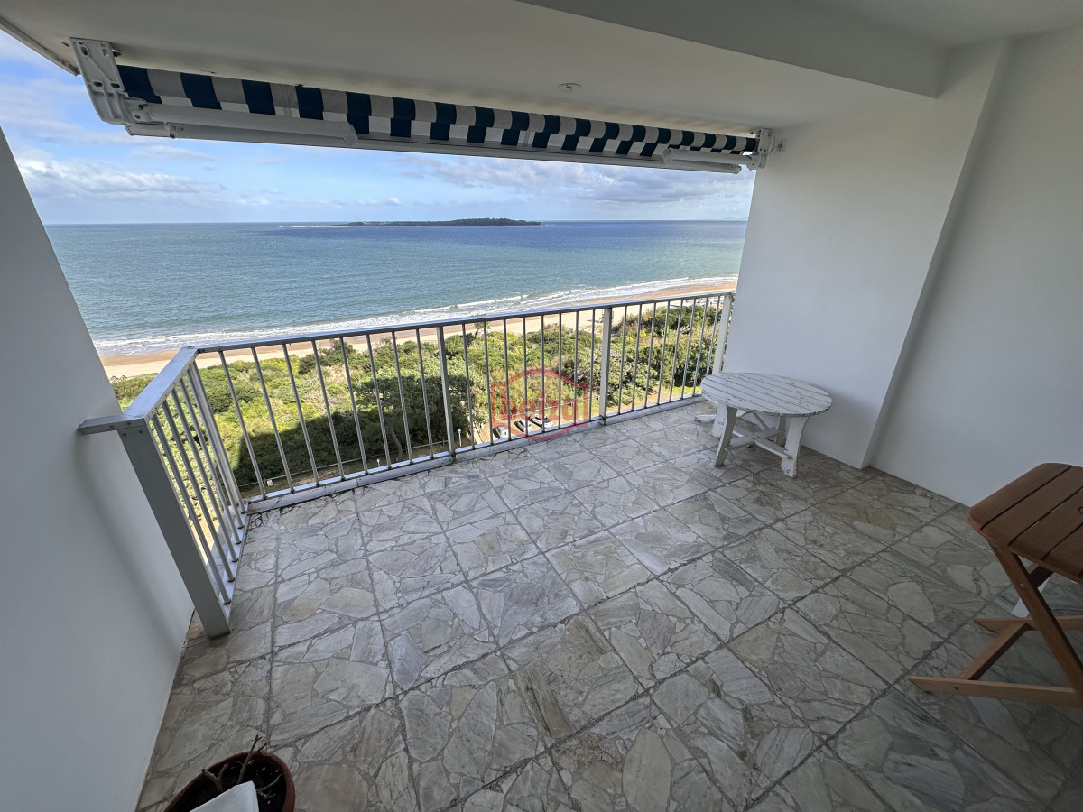 Apartamento ID.166823/Roosevelt-3-dormitorios-con-hermosa-vista. - Frente al Mar,  2 dormitorios RECICLADO, Punta del Este