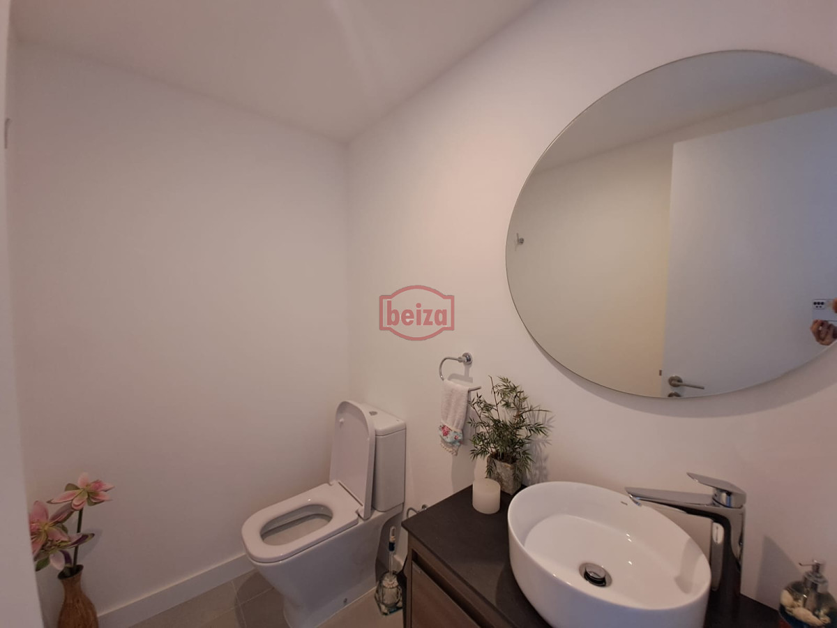 Apartamento ID.166724/Venta-de-Penthouse-3-DORMITORIOS-con-vista-al-mar - Gran oportunidad, departamento frente al mar con vista a la bahia en venta. Torre Venetian.