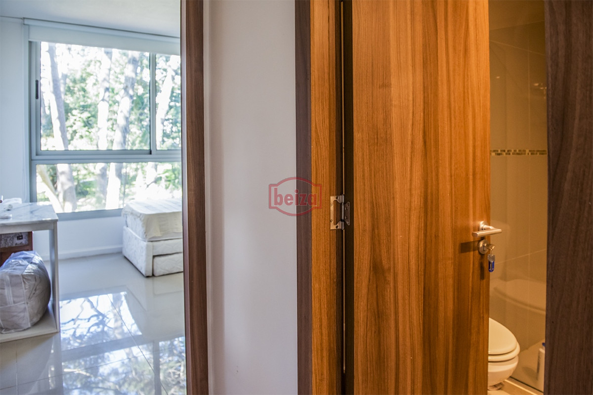 Apartamento ID.166254/Vende-departamento-de-1-dormitorio-y-medio-en-Roosevelt-,-Punta-del-Este- - Apartamento en venta en Avenue Roosevelt, 2 dormitorios, bajos gastos comunes 