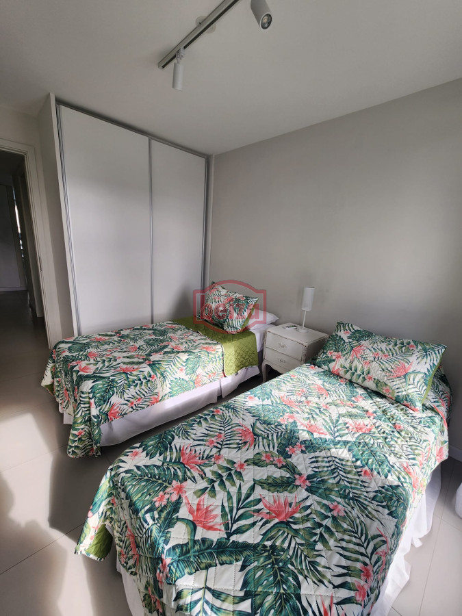 Apartamento ID.165836 - Departamento de 2 dormitorios en venta a metros de Playa Mansa.