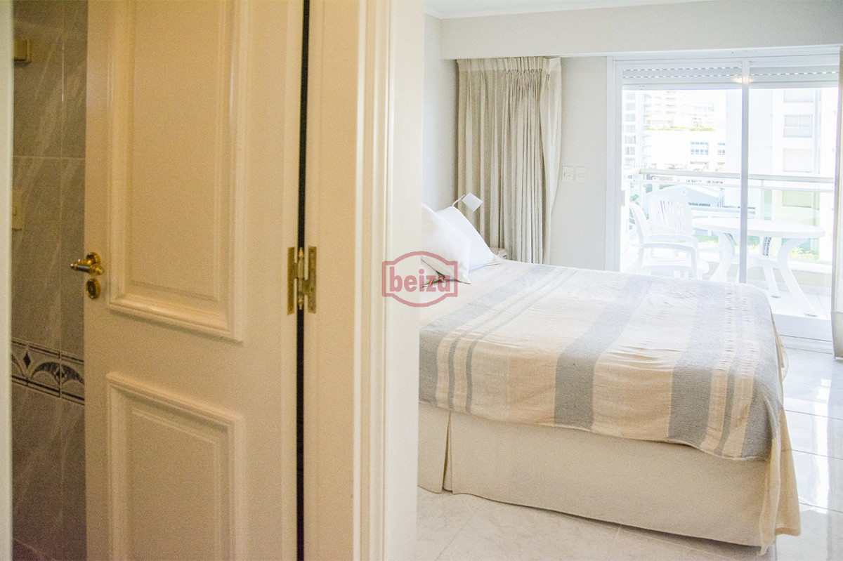 Apartamento ID.165451/apartamento-en-venta-y-alquiler-en-playa-mansa - Departamento de 3 dormitorios en Punta del Este
