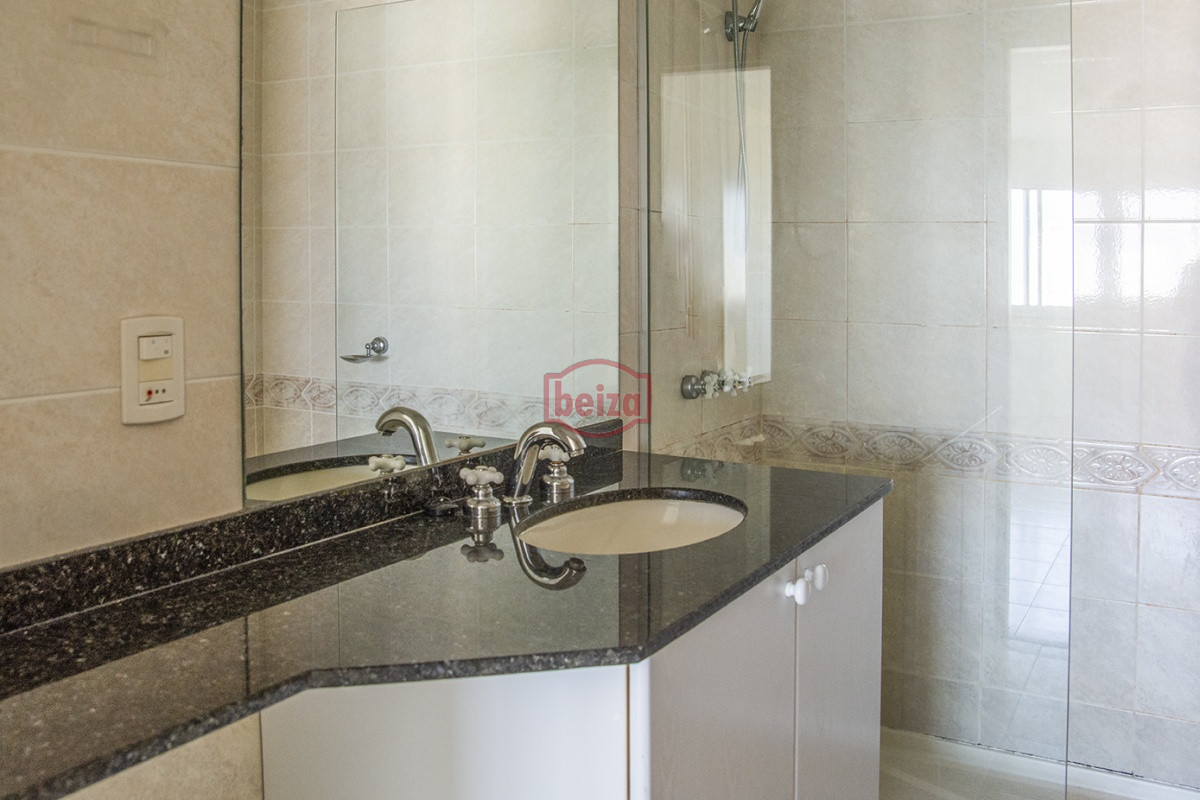 Apartamento ID.165643/APTO.-PISO-ALTO-EXCELENTE-TORRE-ROOSEVELT-CENTER- - Espectacular apartamento en el corazón de punta del este