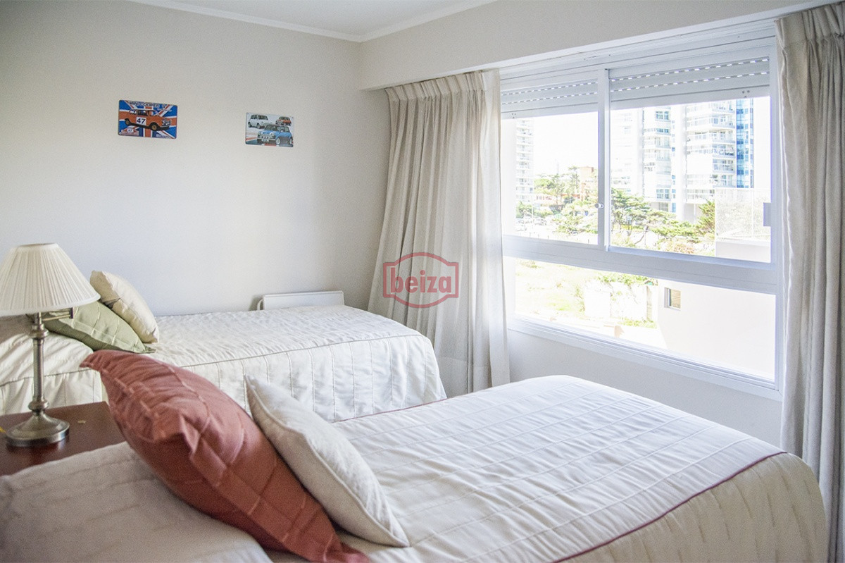 Apartamento ID.165451/apartamento-en-venta-y-alquiler-en-playa-mansa - Departamento de 3 dormitorios en Punta del Este