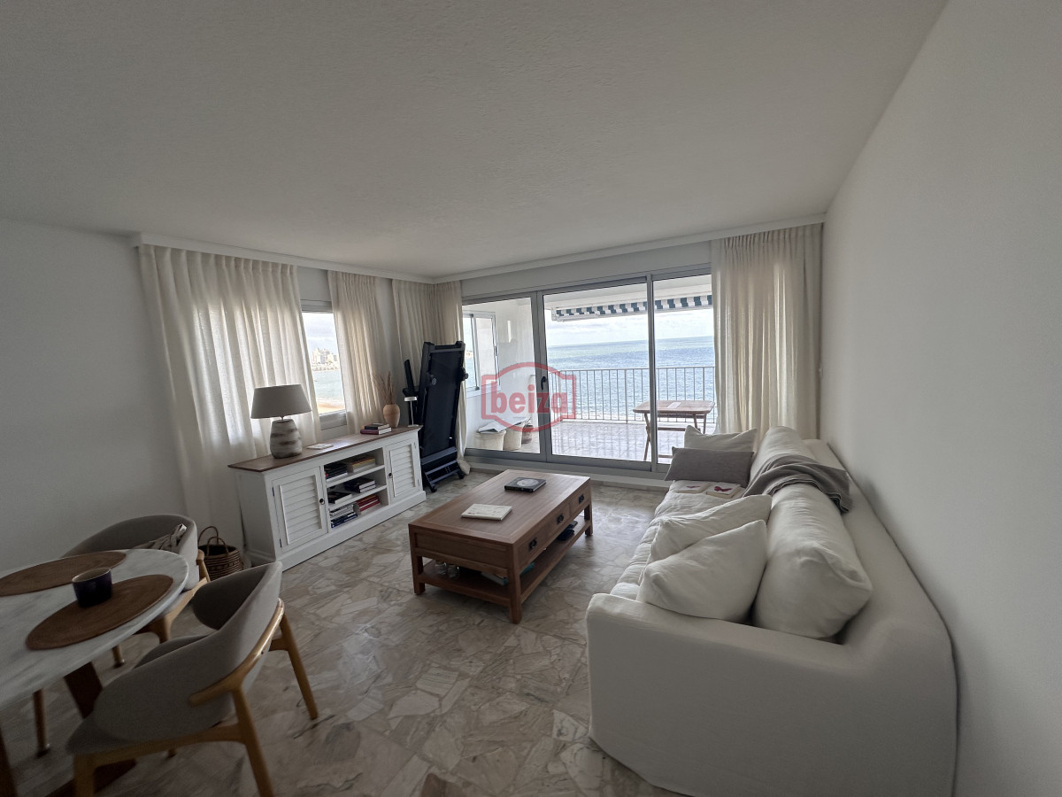 Apartamento ID.166823/Roosevelt-3-dormitorios-con-hermosa-vista. - Frente al Mar,  2 dormitorios RECICLADO, Punta del Este